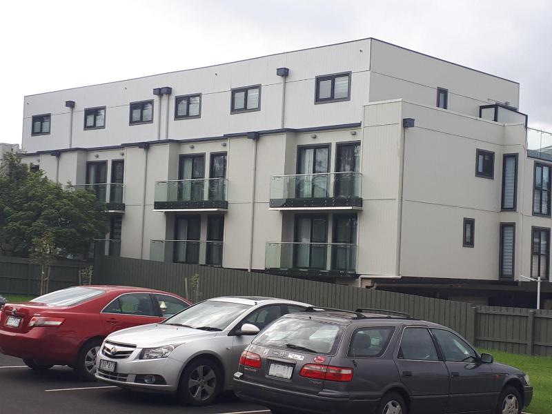 Apartments in Phillip Island Towers - Block C - image 31