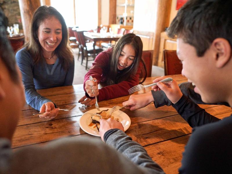 One-Bedroom Apartment image 4