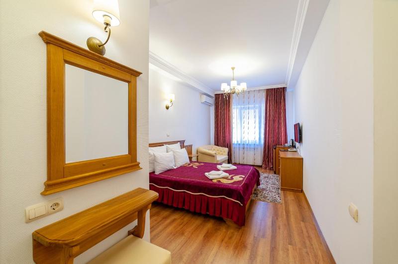Double Room image 1