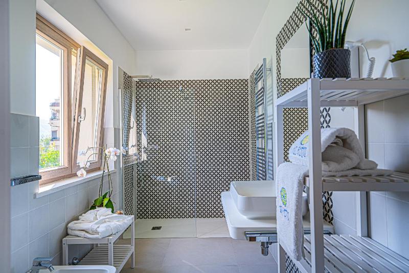 Superior Double or Twin Room with Terrace image 3
