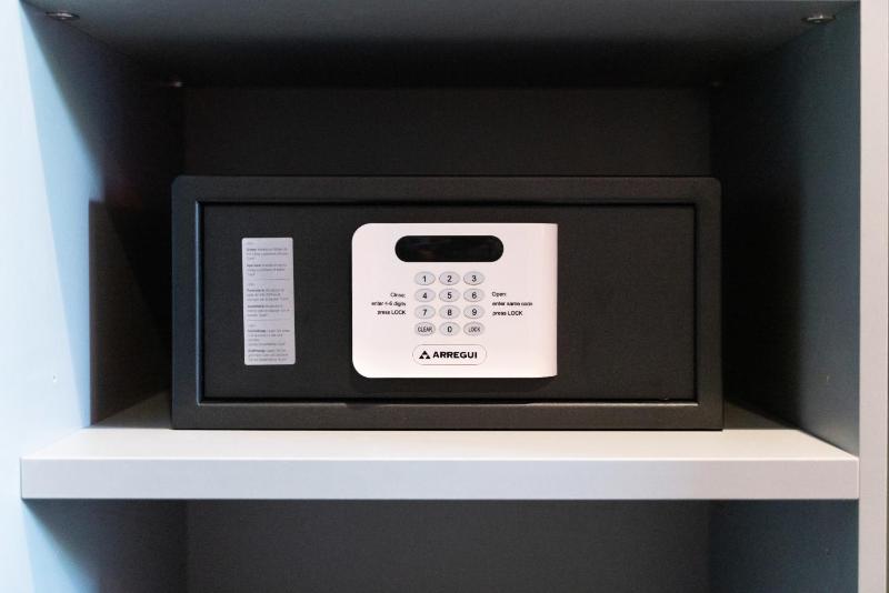 Superior King or Twin Room image 3