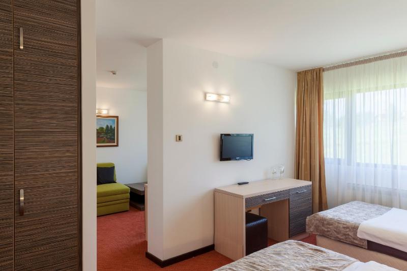 Apartment image 3