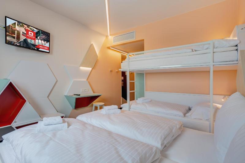 MEININGER Hotel Heidelberg Hauptbahnhof - image 22