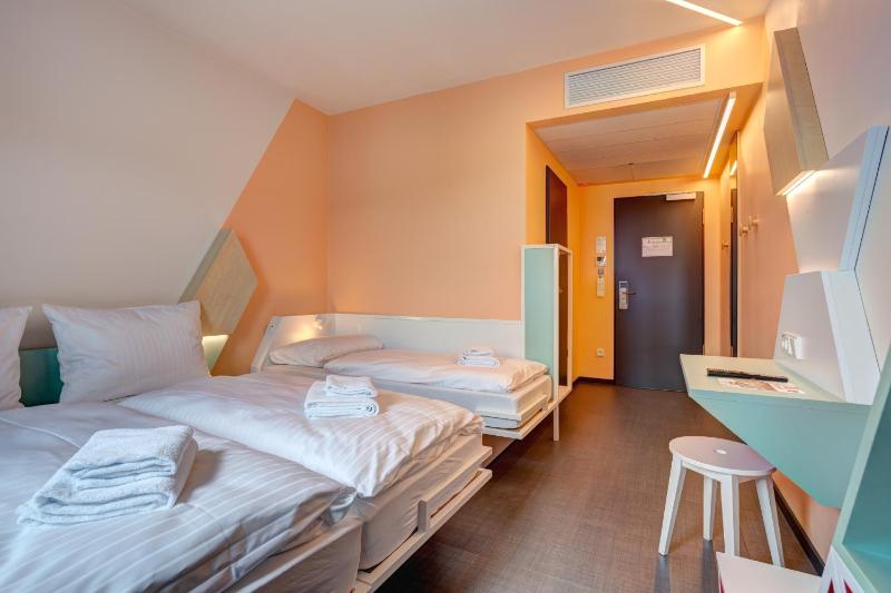 MEININGER Hotel Heidelberg Hauptbahnhof - image 33