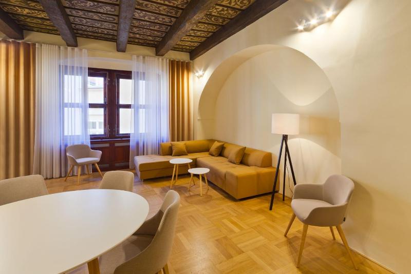 Superior Apartment image 2