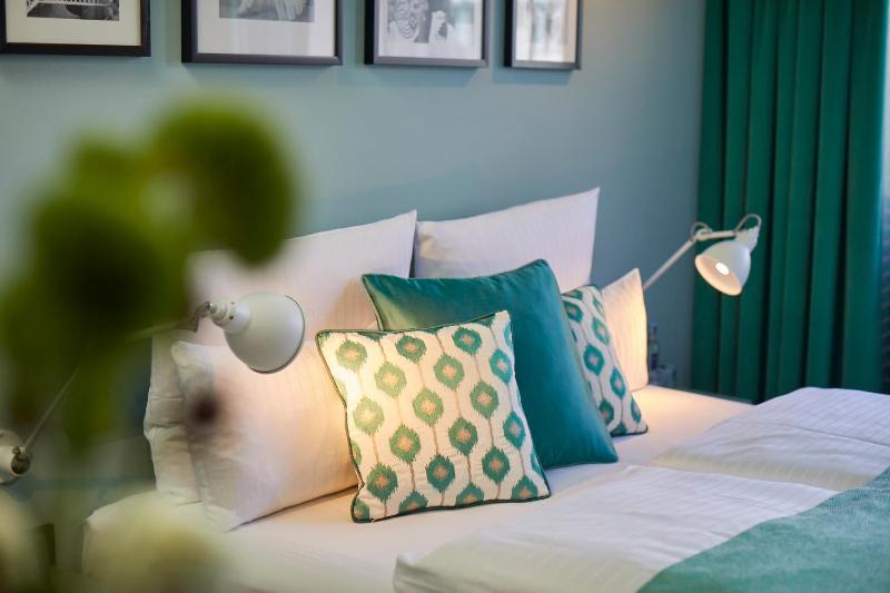 Double Room with Balcony image 3