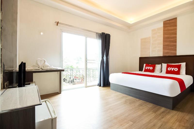 Deluxe Double Room image 3