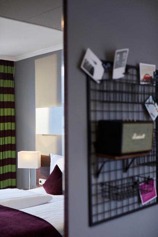 Deluxe Room image 3