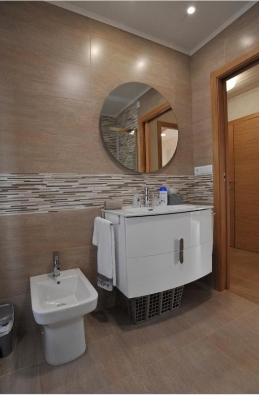 Apartment with two terraces image 3