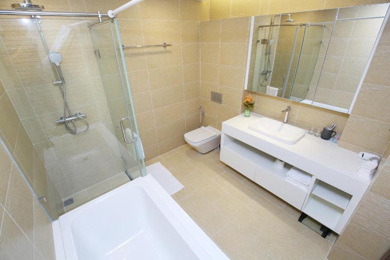 Shendo 1BR Metropolis Central Apartment Ba Dinh - image 7