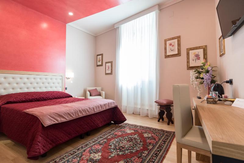 King Room image 3