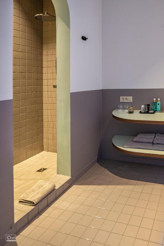 Deluxe Double or Twin Room image 2