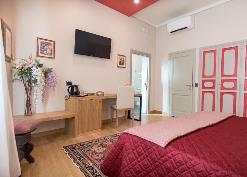 King Room image 4