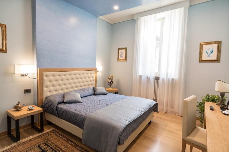 Double Room image 2