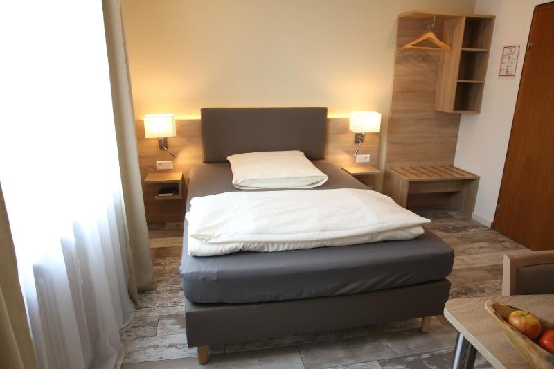 Deluxe Single Room image 4