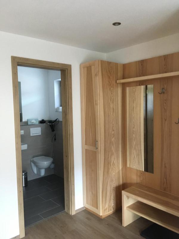 Large Double Room image 3