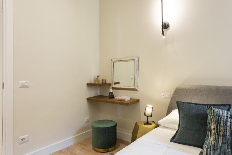 Apartment - Split Level image 3