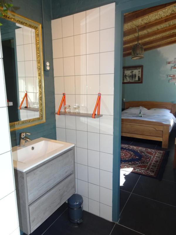 Double Room with Private Bathroom image 4