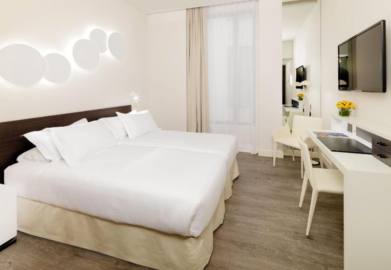 Classic Double or Twin Room image 1