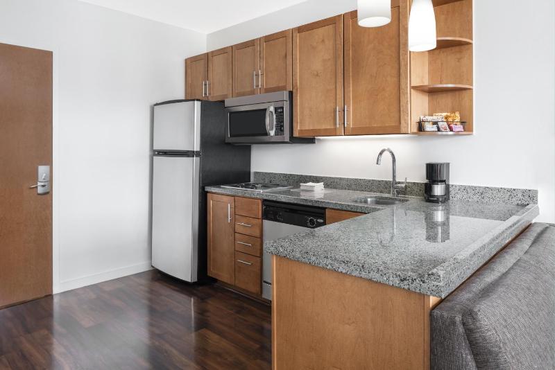 King Studio Suite image 3