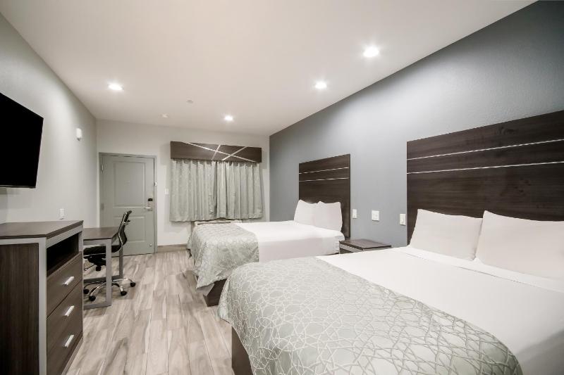 2 Queen Beds  image 3