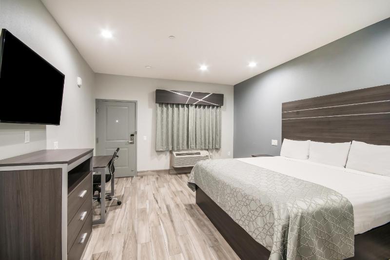 Accessible King Bed image 4