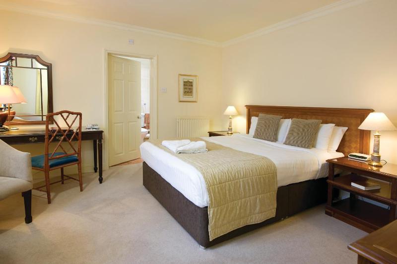 Classic Double Room image 1