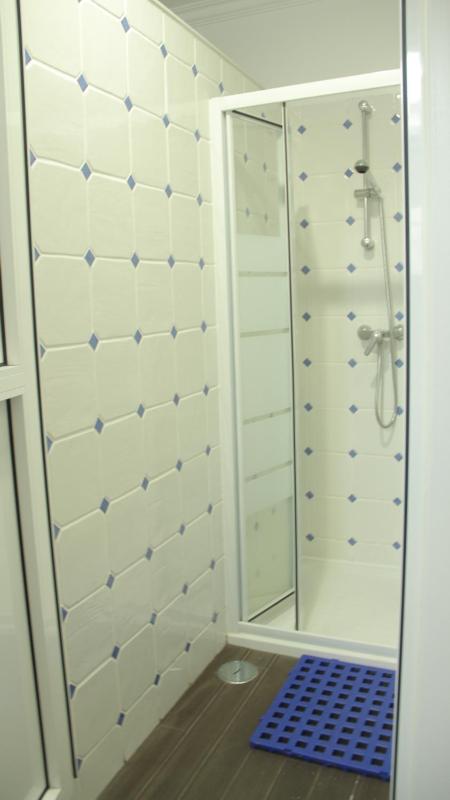 Double Room image 3
