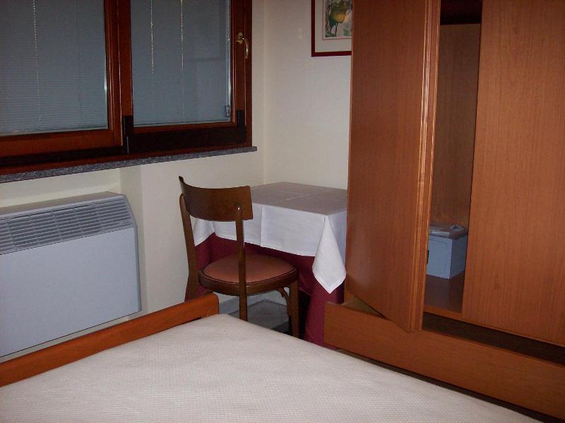 Single Room image 2