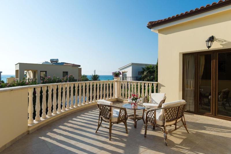 Three-Bedroom Villa image 2