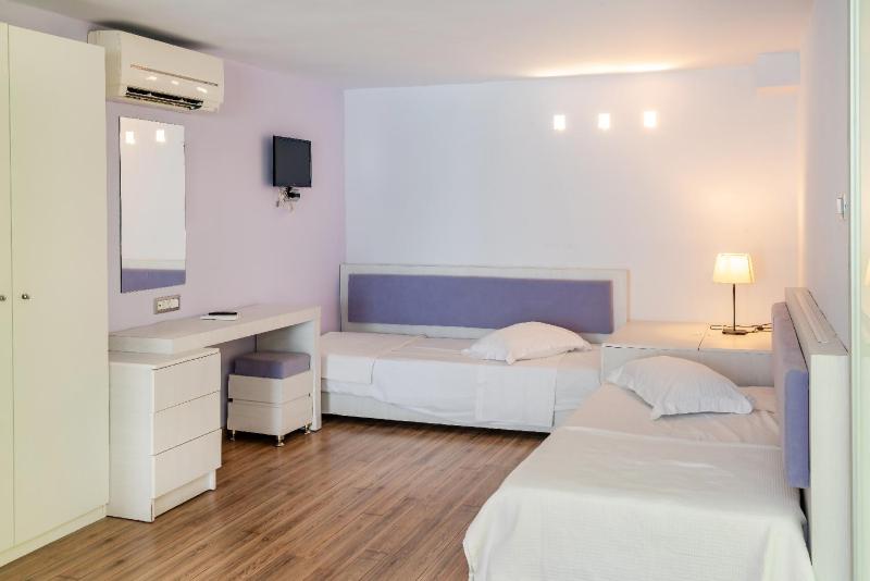 Triton Boutique Hotel - image 13