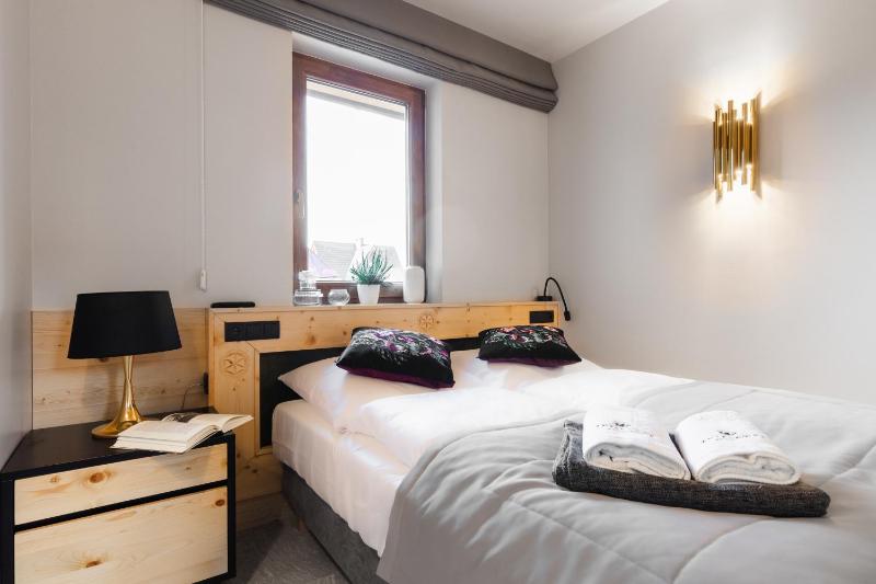 Studio Apartment image 3