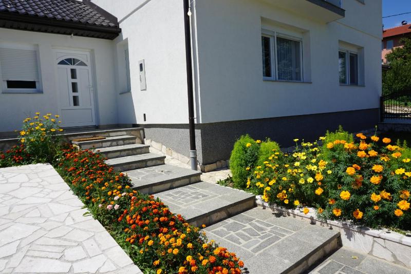Villa image 3