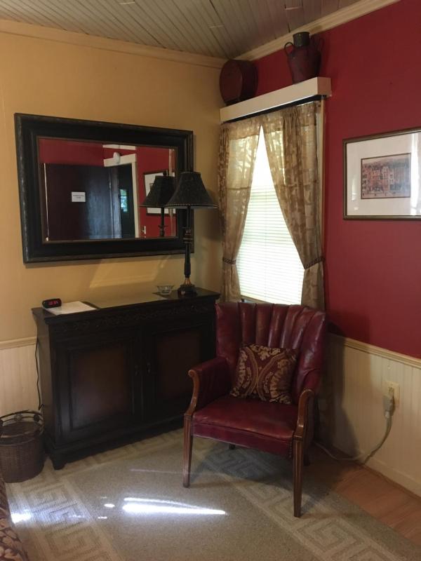 Deluxe Double Room with Bath image 3