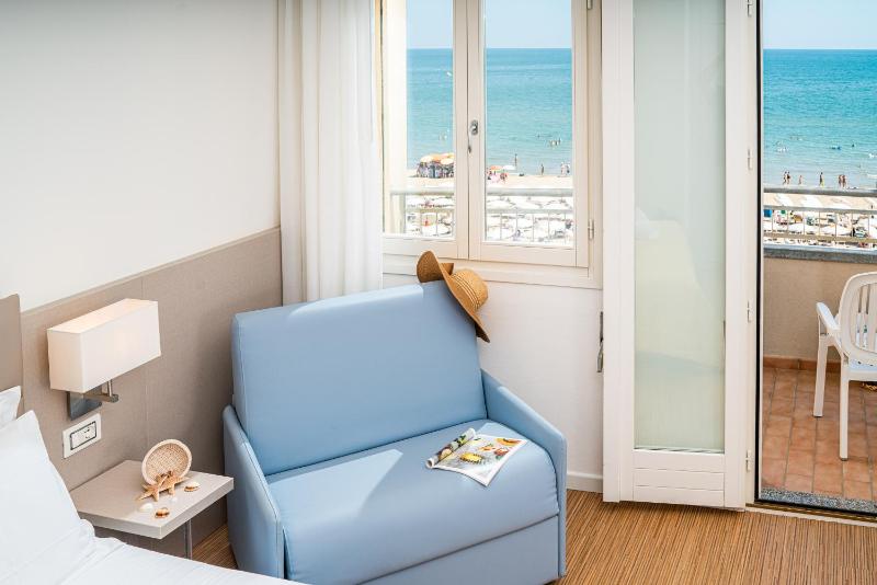 Triple Room - Sea Front image 4