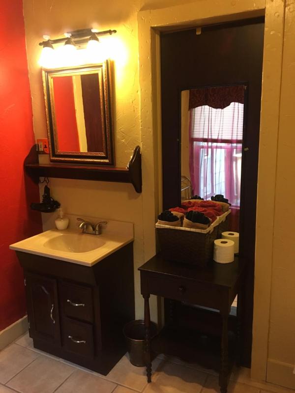 Deluxe Double Room with Bath image 2