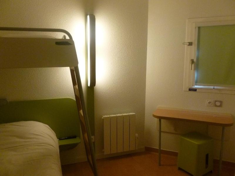 Standard Triple Room image 4