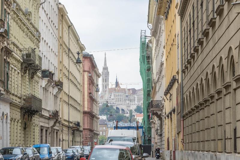 ATLANTA apartment is in the heart of Budapest - image 3
