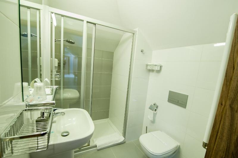 Apartment image 2