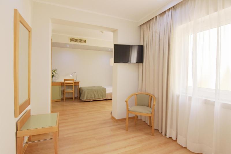 Double or Twin Room with Extra Bed image 3