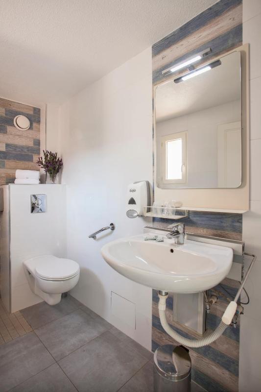 Double Room with Street View - Disability Access image 3