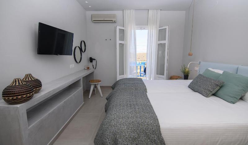 Double or Twin Room image 3