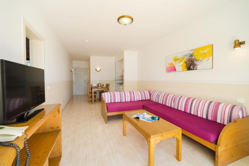 One-Bedroom Apartment image 3