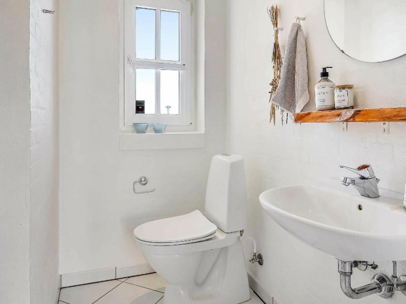 Four-Bedroom Holiday Home image 2