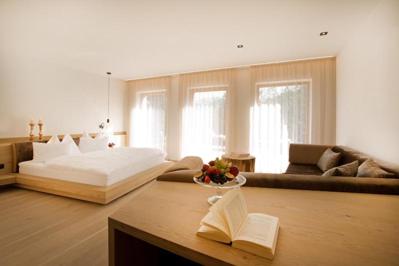 Deluxe Double Room with Balcony image 1