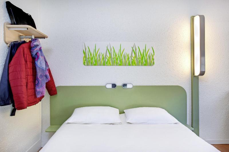 Double Room image 4