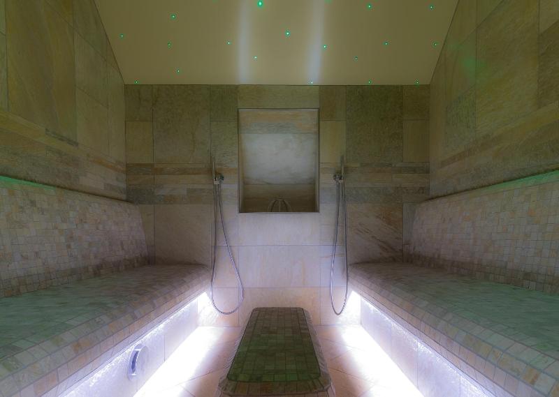 Double Room with Spa Access (Annex) image 2