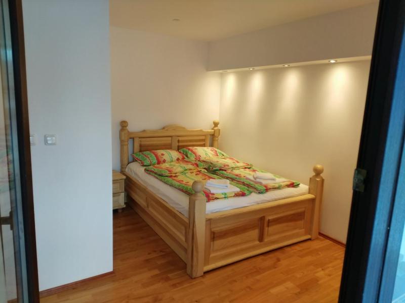 Budget Double Room image 4