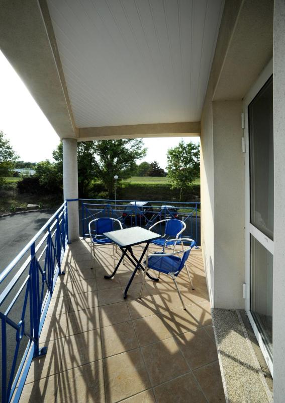 Superior Triple Room image 4
