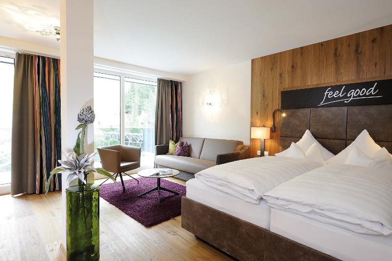 Deluxe Double Room image 3